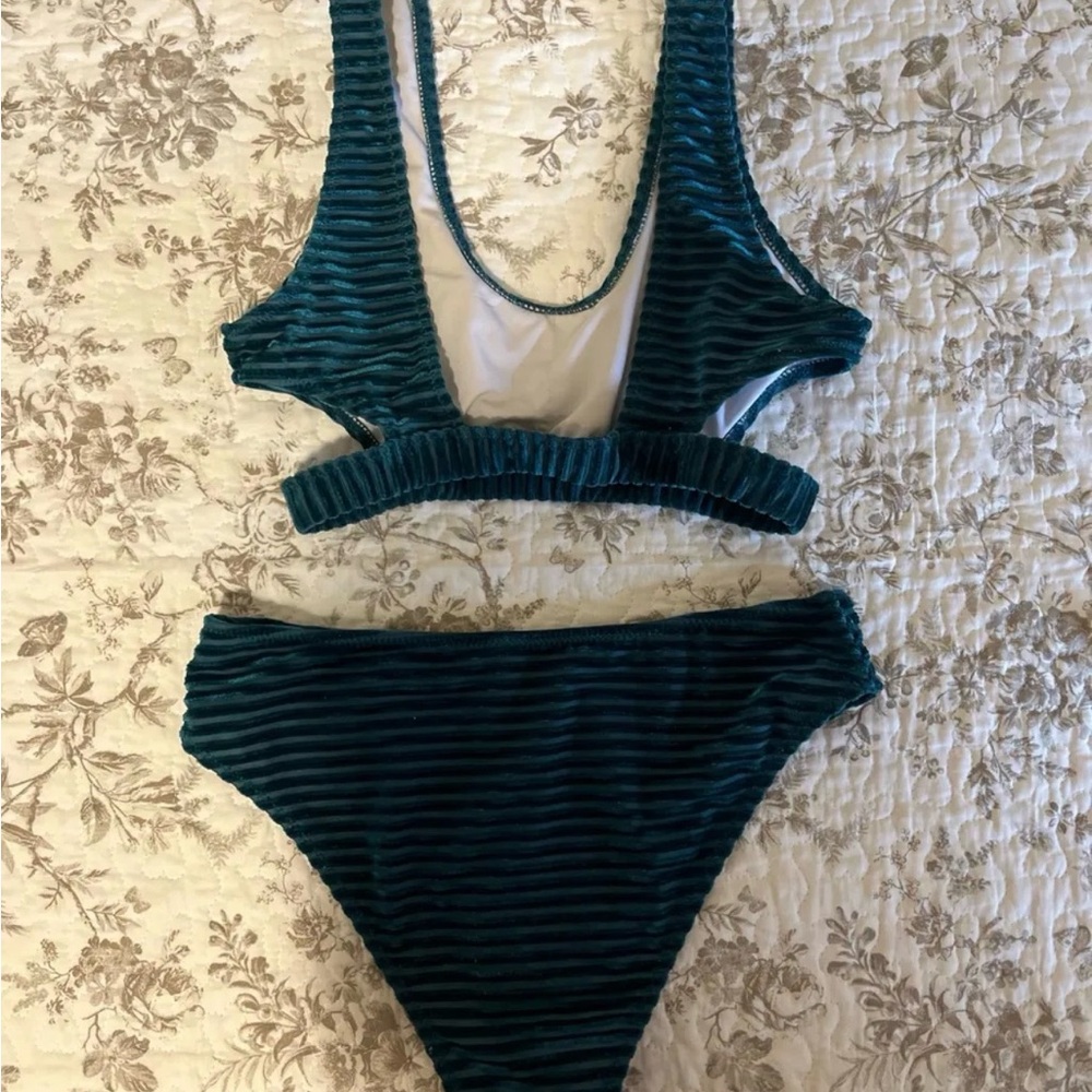 Cupshe Velvet Ribbed Bikini Set - Picture 2 of 2